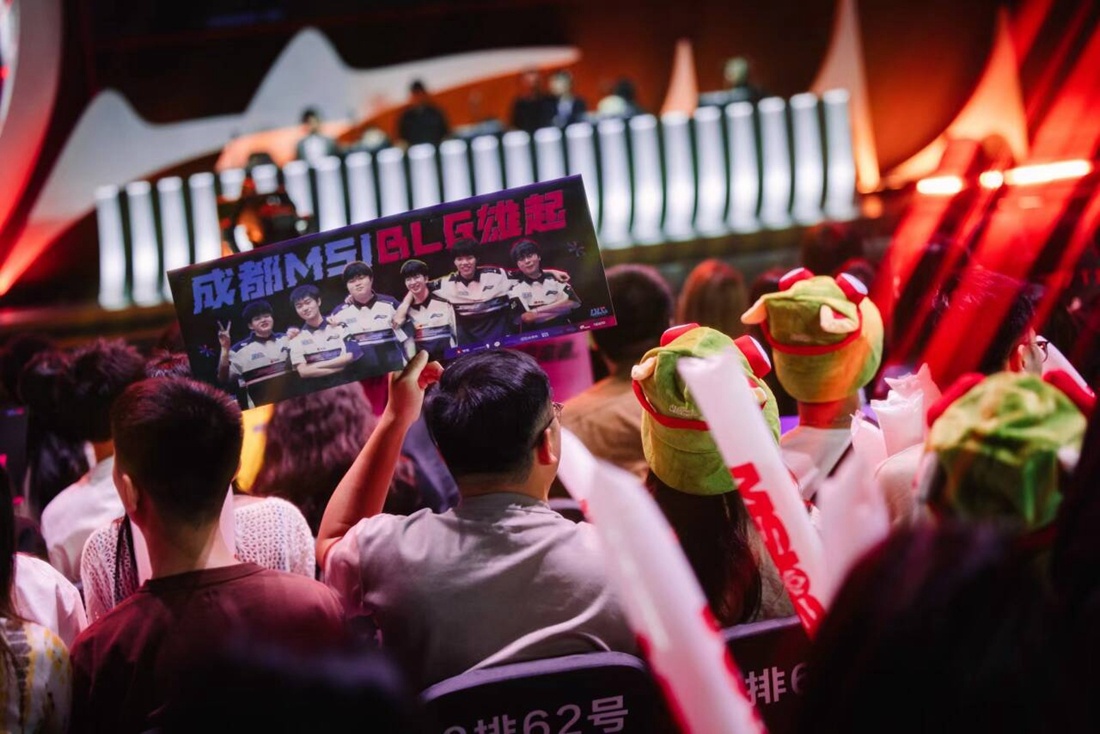 戏剧性的 r3salt - clax 交换在9 Pandas的RMR资格赛活动前几分钟敲定