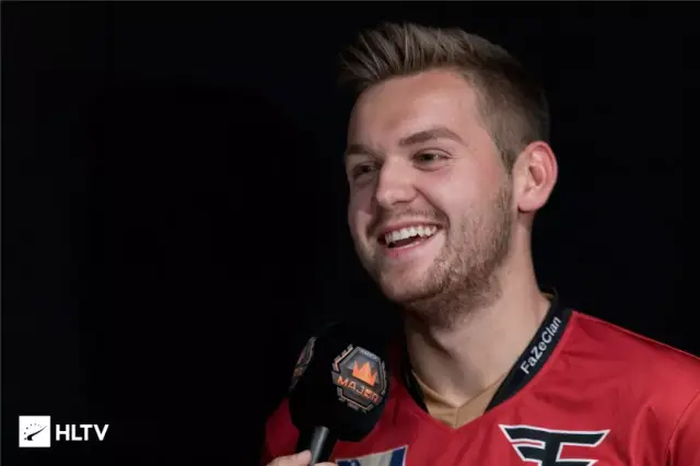 LPL春季赛：Uzi将无缘后续赛场？不但训练赛没打，韩服停止rank了